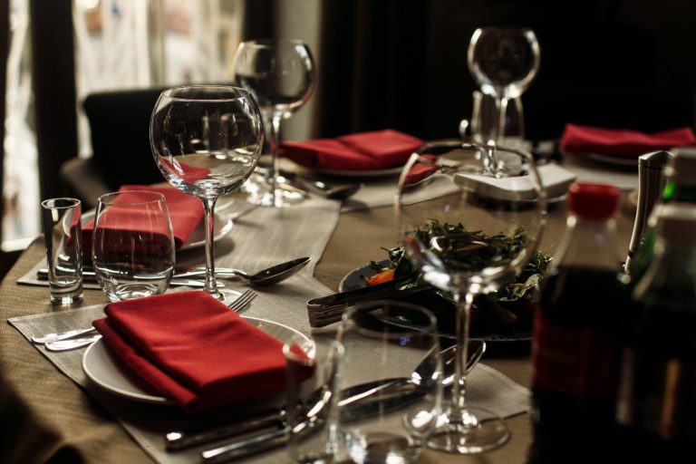 luxury-catering-at-restaurant-wedding-reception-2021-08-29-10-09-51-utc (1)-min
